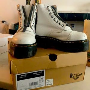 Dr Martens Airwair White
